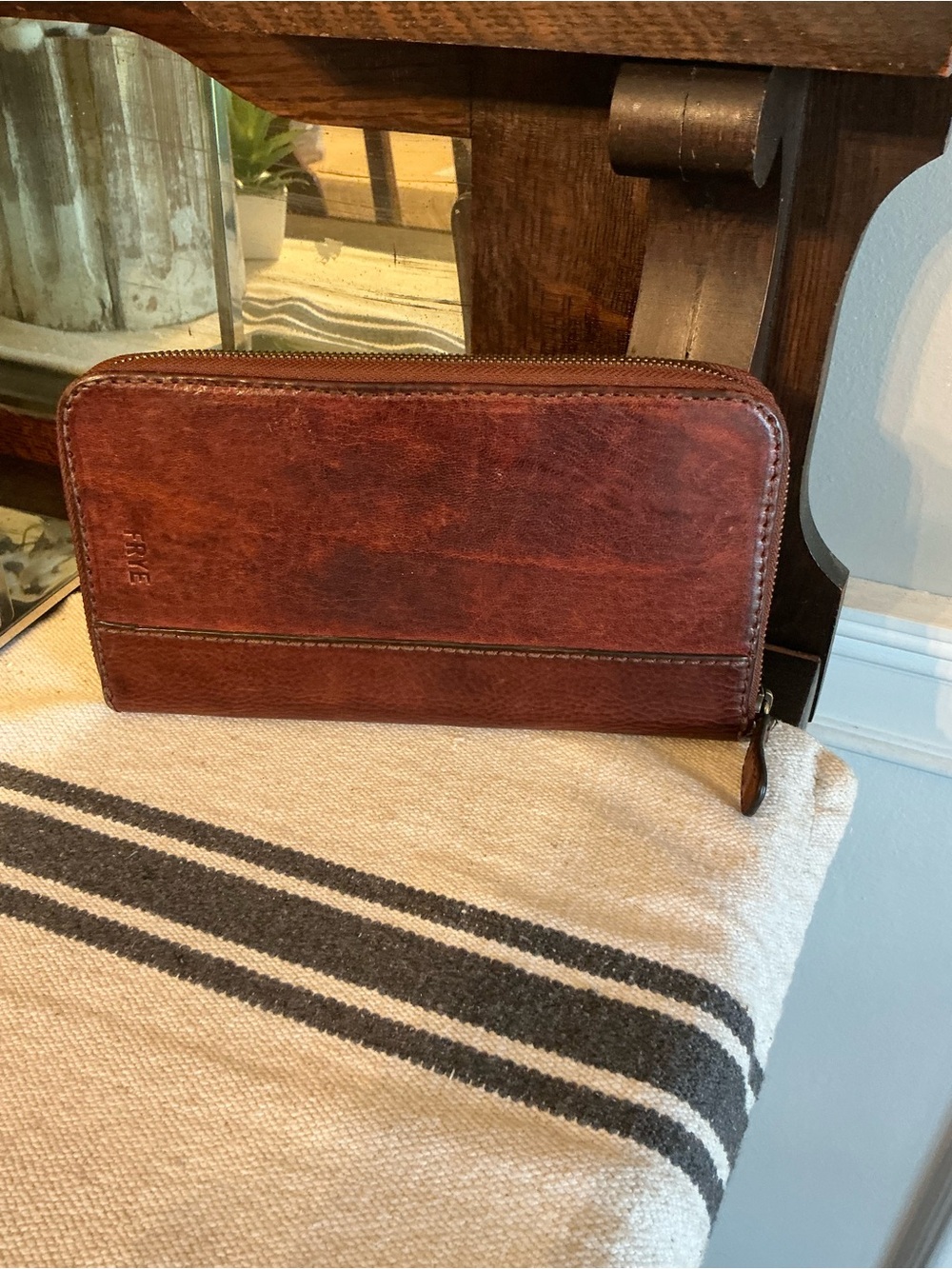 Rare Frye Logan Leather Large Travel Passport Wallet Cognac Brown Retail $198 - Picture 6 of 16